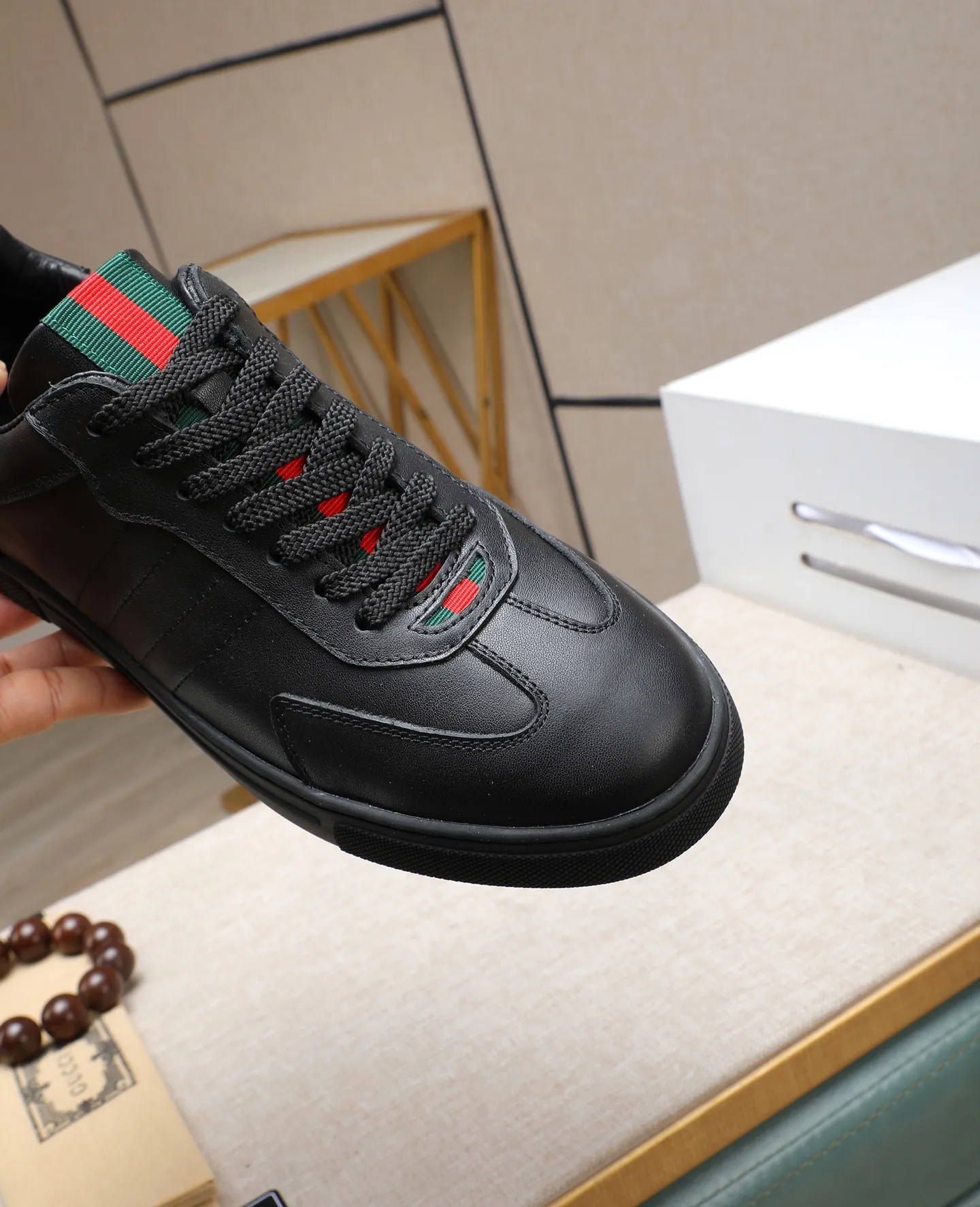 Men's shoes 💰420 GUCCI🔍🔍The latest model is available at the counter simultaneously. Original calfskin imported from Italy, genuine leather lining, (high-end, extravagant and classy) with exquisite workmanship. Sole: Original sole provided by the original factory. ⚠Exclusive double-layer movable molded sole is super comfortable⚠. Photographed in real life. 🎬The real thing is better. 🔍🔍"High quality·Follow the order" code number 38-44